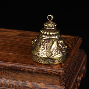 Vendita all'ingrosso diretta della fabbrica Retro metallo in puro ottone campana etnica campanello del vento croccante doppio lato ciondolo leone - Product Image 4