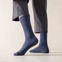 Vente en gros de chaussettes habillées en coton pour hommes chaussettes de sport athlétiques pour hommes chaussettes classiques de travail aux couleurs unies