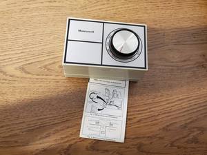 Новый Оригинальный Готовый к Установке Низковольтный Гигростат H808c1011 24 В переменного тока 201009 для Программируемых Логических Контроллеров - Product Image 1