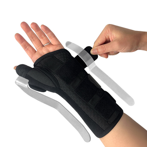 <span class=keywords><strong>Muñequera</strong></span> Transpirable con <span class=keywords><strong>Soporte</strong></span> para el <span class=keywords><strong>Pulgar</strong></span>, Múltiples Correas y Barra de Aluminio para Fijación de la Muñeca - Product Image 1