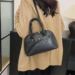 Sac à main bandoulière imperméable haut de gamme <span class=keywords><strong>Tago</strong></span> Paul pour femme, collection automne 2024, style rétro, polyvalent et tendance, idéal pour l'export. - Product Image 4