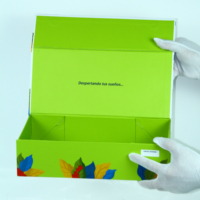 Boîte cadeau magnétique pliante de luxe en or de haute qualité en gros pour les petites entreprises, boîtes cadeau à couvercle magnétique pour les cadeaux