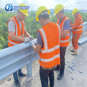 ราวกันตกแบบ W-Beam ชุบกัลวาไนซ์แบบจุ่มร้อน ราคาแข่งขันได้ ตามมาตรฐาน AASHTO M180 หนา 2.67 มม. แบบ 2 ลูกฟูก สำหรับความปลอดภัยบนทางหลวงในประเทศไทย - Product Image 1