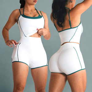 <span class=keywords><strong>Ensemble</strong></span> de yoga 2 pièces pour <span class=keywords><strong>femme</strong></span> avec bretelles contrastantes, soutien-gorge intégré, crop top et short sculptant effet seconde peau en nylon, tenue de sport - Product Image 1