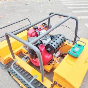 سعر ترويجي لجزازة العشب بمحرك ديزل قوي للاستخدام المنزلي والحدائق، متوفرة بأحجام 80 سم و100 سم و120 سم مع تحكم عن بعد - Product Image 6