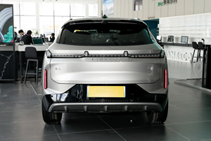 NOUVELLE VOITURE 2025 Lynk & Co 08 EM-P <span class=keywords><strong>120</strong></span> Véhicule hybride à longue portée Plus à entraînement automatique - Product Image 3
