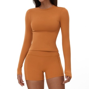 Ensemble de sport de style nouveau, hauts à manches longues pour Pilates, shorts de fitness taille haute pour la course à pied, ensemble de yoga 2 pièces pour femmes - Product Image 4