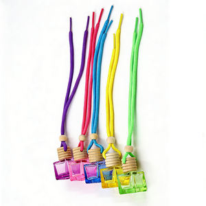 Diffuseur de parfum carré en verre avec bouchon à vis et bâtonnets diffuseurs pour parfum de voiture - Product Image 5