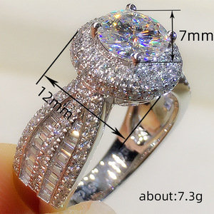 Anello Nuziale Classico di Lusso per Donne, Elegante Gioiello da Indossare sull'Indice - Product Image 4