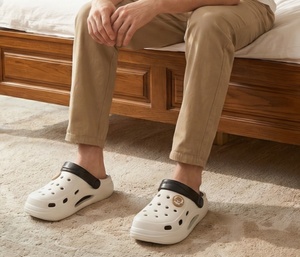 Sandalias con Orificios para Hombre, Estilo Clogs, Impermeables, Ecológicas, Transpirables, Ligeras, Casuales, para Interiores y Exteriores - Product Image 3