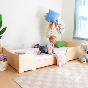 Letto a terra Montessori moderno premium per bambini, struttura in compensato ecologico e resistente per cameretta e soggiorno - Product Image 5