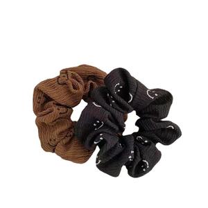 थोक क्रंचिस ने लोचदार बालों के रबर बैंड ओम महिला लड़कियों की प्यारी मुस्कान वाली मुस्कान के साथ - Product Image 3