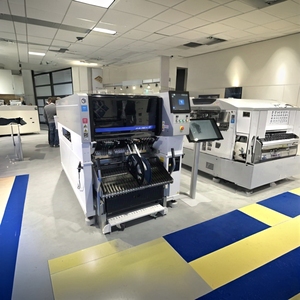 อุปกรณ์สายการประกอบความเร็วสูง เครื่องประกอบอัตโนมัติ SMD สำหรับการประกอบอุปกรณ์อิเล็กทรอนิกส์ AIMEX III - Product Image 5