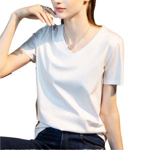 Camiseta femenina de verano 2025 con cuello en V, delicada y elegante, con hombros descubiertos, en poliéster transpirable con estampado. - Product Image 4