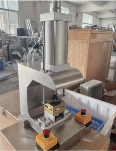 Venta directa de fábrica, máquina moldeadora de prensado de logotipo de jabón personalizado, máquina pequeña para hacer jabón, máquina estampadora de jabón - Product Image 1