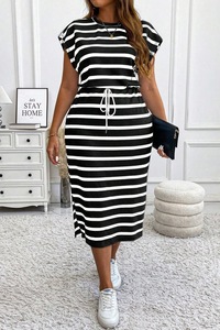 Robe décontractée à col rayé imprimé, col rond, manches courtes, grande taille, avec laçage et taille ajustable pour femme - Product Image 2