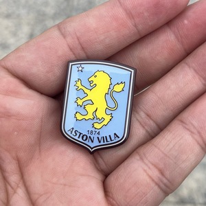 Broche con Emblema del Equipo de Fútbol Aston Villa Everton, Recubrimiento de Polvo de Hierro, para Mochila, Artículo de Merchandising para Fanáticos - Product Image 1
