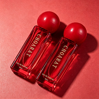 Vente en gros d'usine, flacon de parfum en verre transparent rectangulaire carré rouge élégant haut de gamme de 30 ml avec bouchon sphérique et impression sérigraphiée