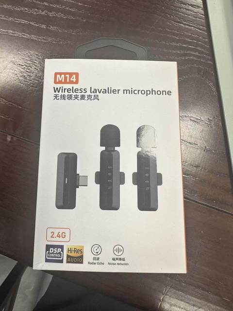 M14 Wireless Radio Microphone 2.4G Noise Reduction With Windproof Hairball, Three-in-One Interface Clip-on Microphone NEW