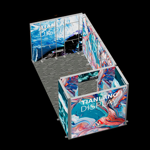 Stand de Exhibición Mega Corner Personalizado con Caja de Luz SEG, Panel Trasero Multipanel con Diseño de Olas Oceánicas y Textura de Mármol - Product Image 2