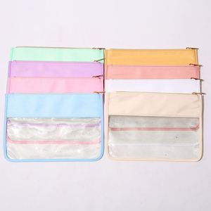 Pochette zippée en PVC personnalisable avec nom, 29,521 cm, en vinyle transparent écologique, pour maquillage, papeterie pour enfants, format moyen - Product Image 1