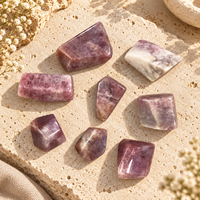 Pierre de cristal rose polie de forme libre en quartz rose de Madagascar de 3,5 cm à 5 cm pour la décoration intérieure, la méditation, la collection et les cadeaux
