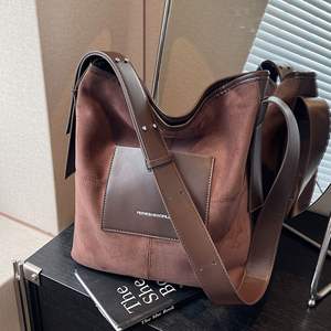 2025 vente chaude nouveau sac à bandoulière épissage marron et noir, design élégant, sac à main à la mode pour femmes - Product Image 6