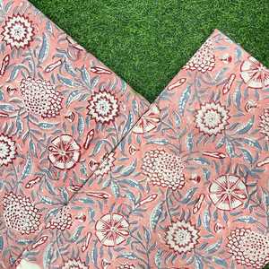 Tissu en voile de coton non tissé botanique Peach |   Respirant, léger, fabriqué à la main en Inde |   Tissu en coton à motif floral pêche de 44 pouces de large - Product Image 4