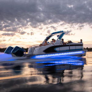 China Factory Direct 6m 21ft Aluminio Lujo Bote de remos Certificado CE Multipropósito Ocio Casa flotante para Lake River Todos los barcos - Product Image 1