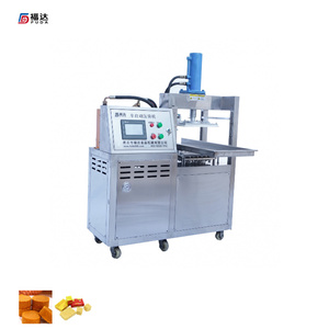 Machine semi-automatique de pressage de cubes de <span class=keywords><strong>Maggi</strong></span> pour poulet, machine de fabrication de cubes d'assaisonnement à vendre - Product Image 1