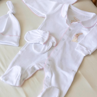 Ensemble de sortie de maternité pour bébé fille avec monogramme, 100 % coton Pima, 4 pièces, cadeau de naissance