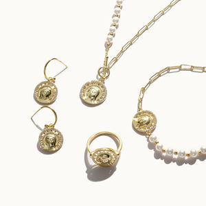 Fine Fashion 4 pièces ensembles <span class=keywords><strong>de</strong></span> bijoux Micro Zircon Relief <span class=keywords><strong>Portrait</strong></span> boucles d'oreilles anneaux collier Bracelet ensembles <span class=keywords><strong>de</strong></span> bijoux pour les femmes - Product Image 1