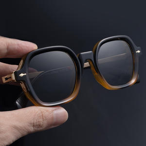 Lunettes de soleil polarisées de luxe à monture carrée pour hommes, protection UV400, verres TAC, monture en plastique et métal, couleur noire, utilisation en extérieur - Product Image 5