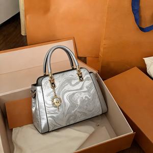 Sac à main de luxe de créateur, élégant et magnifique, sac bandoulière en cuir pour femme, sac à l'épaule - Product Image 1