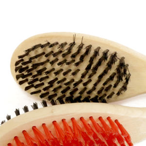 Cepillo de Doble Cara de Madera y Plástico Suave de 21*6cm para el Cuidado de Mascotas Pequeñas - Product Image 2