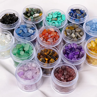 Vente en gros de copeaux de pierre naturelle percés, emballés en pot, copeaux de cristal polis avec trous pour la fabrication de bijoux DIY