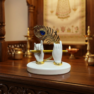 Statue artisanale en métal de Krishna avec flûte en métal et plume de paon décorative |   Décoration intérieure bohème indienne - Product Image 1