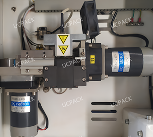Flejadora Semiautomática UCPACK con Motores Dobles de Accionamiento Eléctrico para Empaque de Cartones de Alimentos - Product Image 5