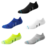 Chaussettes de sport à la cheville avec logo personnalisé pour hommes Chaussettes de course athlétiques anti-odeur Chaussettes de sport en coton et nylon pour adultes