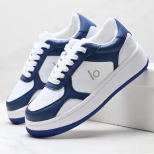 รองเท้าลำลองพื้นหนาแบบยูนิเซ็กซ์ขายดี รองเท้าแฟชั่นคุณภาพสูง ระบายอากาศได้ดี เหมาะสำหรับกิจกรรมกลางแจ้งและเล่นบาสเกตบอล - Product Image 1