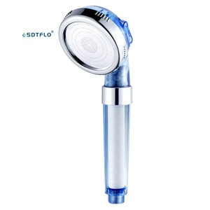 <span class=keywords><strong>Filtre</strong></span> purifiant clair <span class=keywords><strong>spa</strong></span> bain d'économie d'eau système de filtration d'eau portable haute pression pommeau de douche filtré par la pluie - Product Image 1