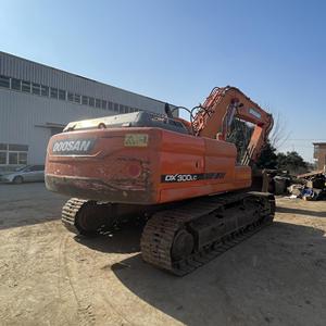 Excavadora DOOSAN DX300LC-9C Usada en Buen Estado, Pocas Horas de Operación, Motor Original, Sistema Hidráulico, Lista para Uso Inmediato - Product Image 2