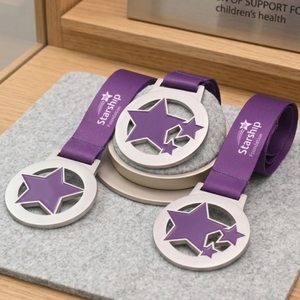 Elegante Medalla de Níquel Mate con Estrella Hueca y Esmalte Suave, Recuerdo Corporativo para Donantes Filantrópicos, Superventas - Product Image 3