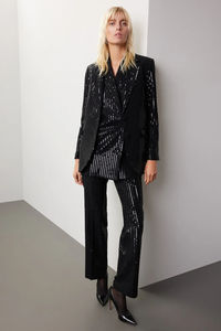 <span class=keywords><strong>Veste</strong></span> blazer pour femmes OEM personnalisé petit quantité minimale de commande revers cranté manches longues noir à sequins simple boutonnage sur mesure pour le travail d'affaires - Product Image 5