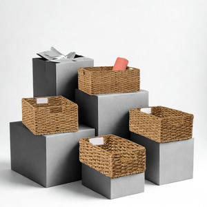 ตะกร้าหญ้าทะเลคุณภาพสูงทรงสี่เหลี่ยมพร้อมโครงโลหะสำหรับเก็บของในห้องนั่งเล่น เหมาะสำหรับส่งออกต่างประเทศ - Product Image 1