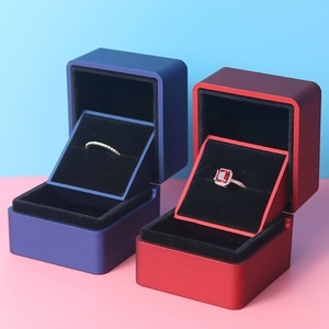 Nueva Caja de Joyería de Plástico de Alta Gama al por Mayor de China, Cajas de Joyería con Luces LED, Caja de Regalo Cuadrada para Joyería - Product Image 2