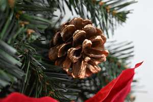 ผลิตภัณฑ์ใหม่ พวงหรีดดอกไม้ประดิษฐ์ตกแต่งตามสั่ง เป็นมิตรกับสิ่งแวดล้อม พวงหรีดคริสต์มาสประดิษฐ์ - Product Image 5