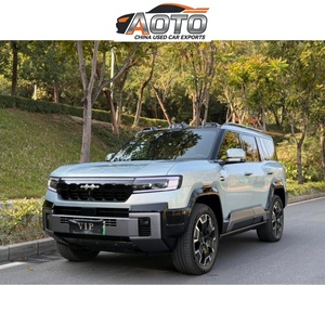 Avantage tout-terrain : Trois blocages de différentiel, profondeur de franchissement de 890 mm, suspension Cloud Chariot P, Leopard U Turn - Product Image 1