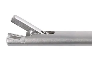 Laparoskopik silah şeklindeki İğne tutucu forseps kullanımlık kendinden dikiş iğnesi sabitleme kelepçesi