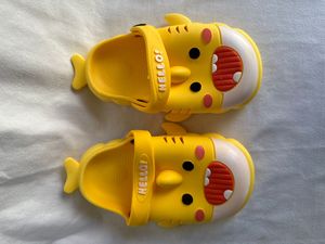 Pantofole Gialle con Faccia di Animale Cartoonesco, Punta Chiusa, Antiscivolo, Tomaia in PVC, Suola Intermedia in EVA, Suola Esterna in Plastica, Per Tutte le Stagioni, Uso Domestico - Product Image 5